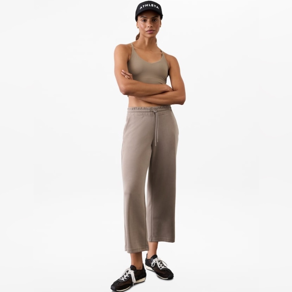 Athleta Seasoft Straight Crop Pant